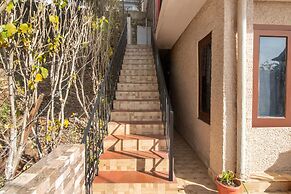 Itsy Hotels Avantika With Forest View