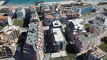Marina Beach Apartments