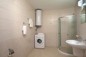 Marina Beach Apartments