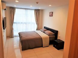 Fantastic Roof top Pool!