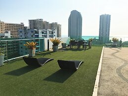 Fantastic Roof top Pool!