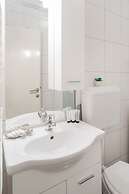 Modern Apartment few Steps From Main Square!