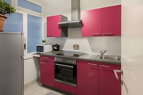 Modern Apartment few Steps From Main Square!