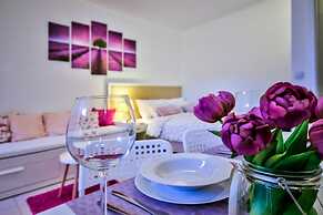 Modern Duplex Close to City Center- Free Parking