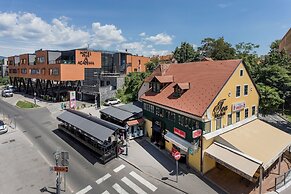 Spacious 2bdr Apartment on Tkalciceva Street