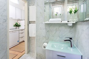 Spacious 2bdr Apartment on Tkalciceva Street