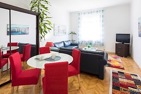 Spacious 2bdr Apartment on Tkalciceva Street