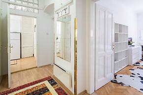 Spacious 2bdr Apartment on Tkalciceva Street
