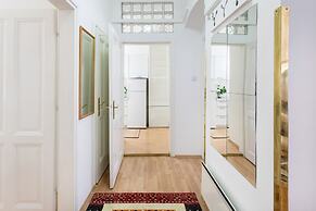 Spacious 2bdr Apartment on Tkalciceva Street