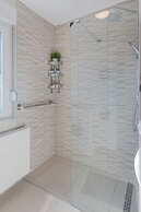 Spacious 2bdr Apartment With Beautiful Terrace