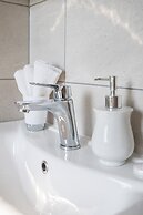 Spacious 2bdr Apartment With Beautiful Terrace