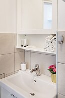 Spacious 2bdr Apartment With Beautiful Terrace