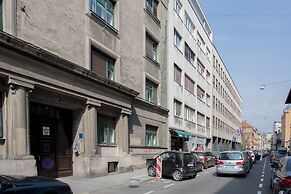 Spacious and Modern Central Triplex- Free Parking!