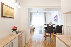 Charming and Bright Studio in Zagreb Center!