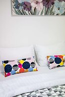 2 Bedroom Apt. in the Business Zone- Free Parking