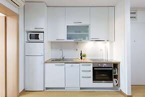 2 Bedroom Apt. in the Business Zone- Free Parking