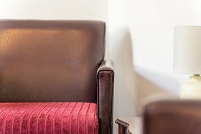 3 Bed Quaint House Town Center