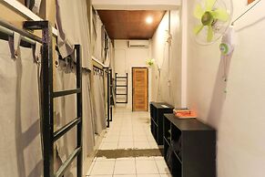 Halaman Depan Hostel