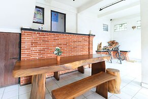 Halaman Depan Hostel