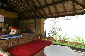 Halaman Depan Hostel