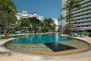 Patong Beach Gardens - Pool, Fast Wifi, Smart TVs