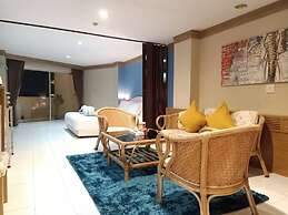 Patong Beach Gardens - Pool, Fast Wifi, Smart TVs