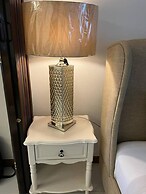 Patong Beach Gardens - Pool, Fast Wifi, Smart TVs