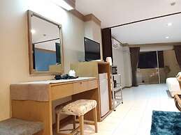 Patong Beach Gardens - Pool, Fast Wifi, Smart TVs