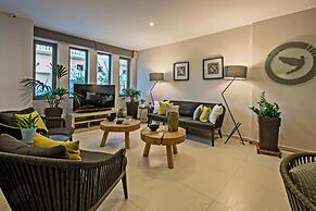 Icarus Suite Apartments