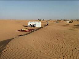 Erg Lihoudi Dunes & Bivouac