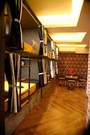 Charyana Hotel Ac Dormitory - Hostel