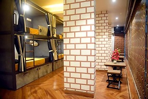 Charyana Hotel Ac Dormitory - Hostel