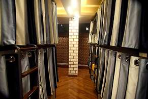 Charyana Hotel Ac Dormitory - Hostel