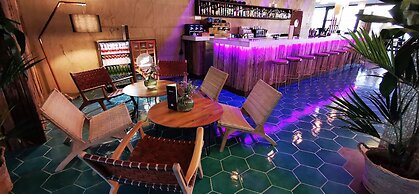 Hotel Tropical Gava Mar