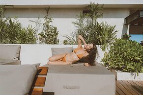 Casa Agape Boutique Hotel Rooftop Pool & Beach club access