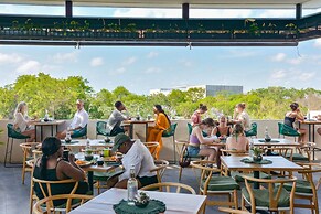 Casa Agape Hotel Tulum with Beach Club Access