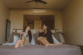 Casa Agape Boutique Hotel Rooftop Pool & Beach club access