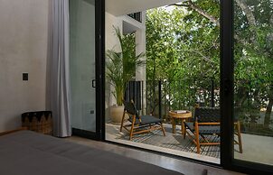 Casa Agape Hotel Tulum with Beach Club Access