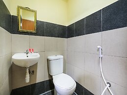 OYO 89585 Hotel Happy Inn