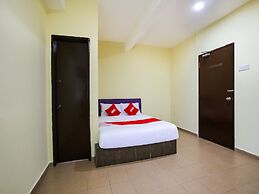 OYO 89585 Hotel Happy Inn