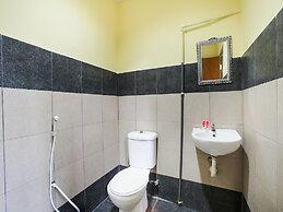 OYO 89585 Hotel Happy Inn