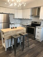 Esther's Place-Carleton Place Downtn Apt