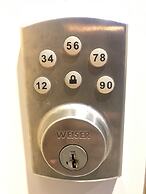 Esther's Place-Carleton Place Downtn Apt