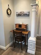 Esther's Place-Carleton Place Downtn Apt