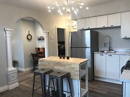 Esther's Place-Carleton Place Downtn Apt