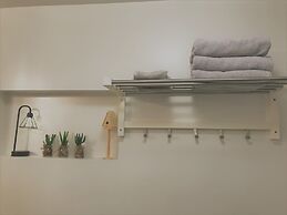 Esther's Place-Carleton Place Downtn Apt