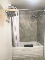 Esther's Place-Carleton Place Downtn Apt