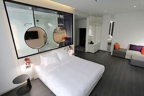 Orchid Hotel