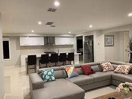 Apple House Truganina