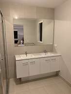 Apple House Truganina